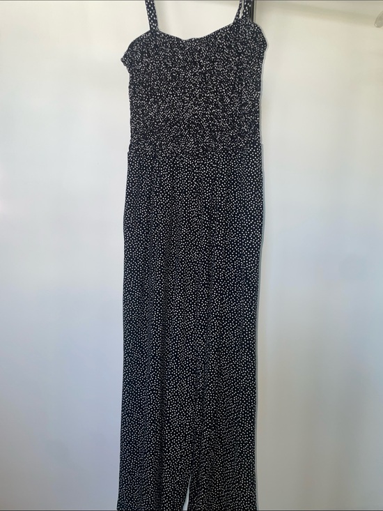 Old Navy Pants - Old Navy knit smocked jumpsuit romper bland and white size L